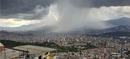 Imagen de Fuerte lluvia afecta tránsito en la vía Las Palmas