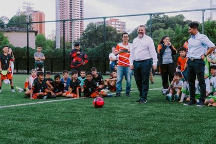 Imagen de  Rionegro entrega la renovada cancha sintética auxiliar