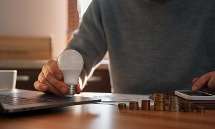 Errores que encarecen tu factura de luz sin que lo notes y cómo corregirlos
