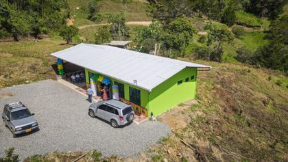 Imagen de Entregan caseta comunal en la vereda La Peña de Guatapé tras cerca de 10 años de gestión