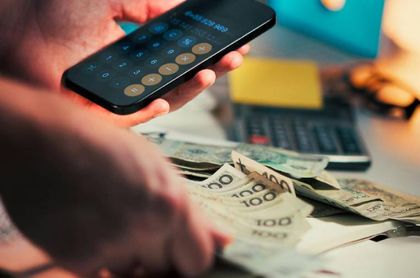 Imagen de Transparencia suspende a los partidos en la publicación de los sueldos de sus cargos