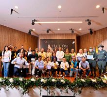 Ocho galardonados con Halcón de Oro