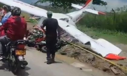Avioneta se estrella contra motociclista en Vía Cartago – Ansermanuevo