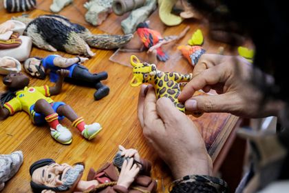 Imagen de  Colombia moldeada en plastilina, un arte contra la inmunidad al dolor ajeno