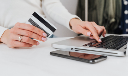 El 74% de los consumidores confiaría más en un agente de IA que en su mejor amigo para realizar compras