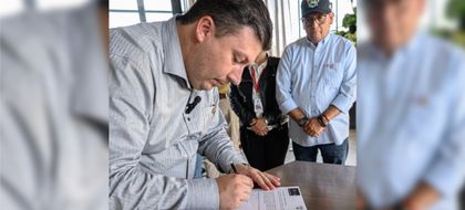 Imagen de  Guarne avanza en bilingüismo e inclusión con la entrega de 10 000 becas de inglés