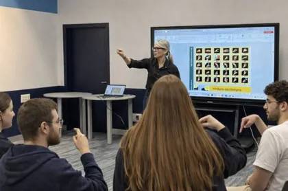 Luz verde a los diplomas oficiales de lengua de signos: un hito para la igualdad lingüística