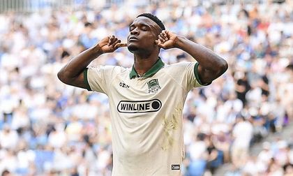 Jhon Córdoba establece un récord histórico en el fútbol europeo
