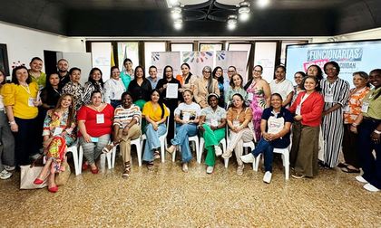 Funcionarias públicas que cuidan: herramientas con enfoque de género en la Gobernación del Valle