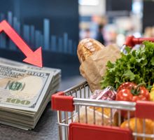 El dólar ha caído 18 %, pero los precios no bajan al mismo ritmo