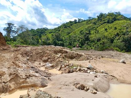 Imagen de Ejército intervino ocho unidades para la extracción ilícita de yacimientos mineros en San Rafael