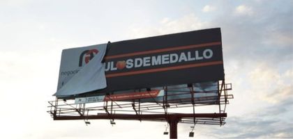 Imagen de  Por fomentar el turismo sexual, desmontaron valla publicitaria en la avenida Las Palmas