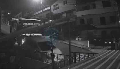 Imagen de Impresionante: así ocurrió el accidente del bus que impactó a varios vehículos y una casa en Bello