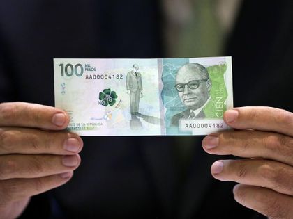 Imagen de  Mire, verifique, toque, levante y gire: mucho cuidado con los billetes de $100.000 falsos
