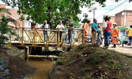 Fuertes lluvias causan inundaciones y bloqueos en Buga