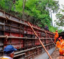 Cali construye muros de contención para evitar deslizamientos en zonas críticas como el Hospital Mario Correa Rengifo
