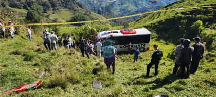 Imagen de  Estas son las 20 personas heridas por accidente entre bus y volqueta en Granada