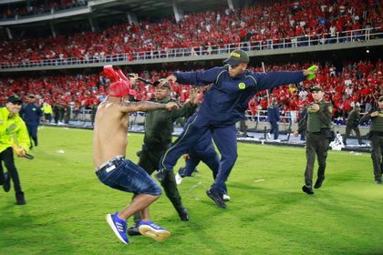 Imagen de  Cierre total del estadio y otras sanciones para América de Cali tras disturbios de los hinchas en la final contra Nacional
