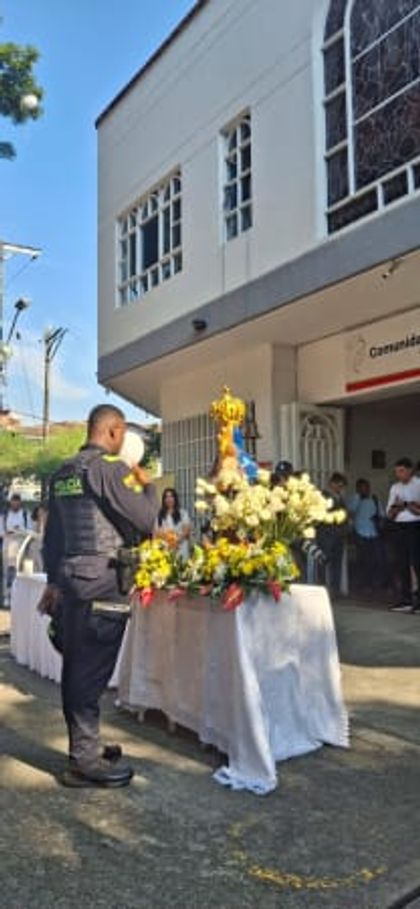Entre las campanas y la vida que continúa