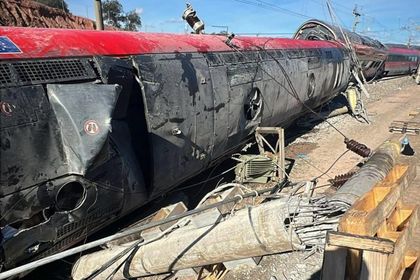Imagen de  Autoridades españolas buscan las causas del choque de dos trenes, con al menos 39 muertos
