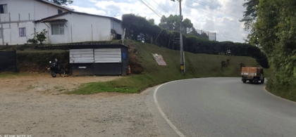 Imagen de Montallantas fue cerrado por presuntos daños intencionales a vehículos en la vía Marinilla-El Peñol