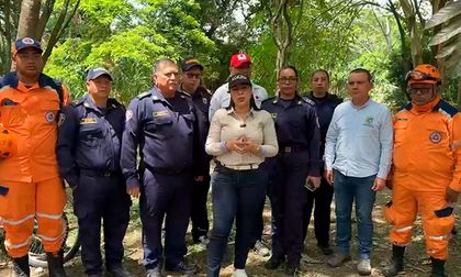 Alcaldesa de Candelaria pide apoyo nacional para encontrar a joven arrastrado por el río Frayle