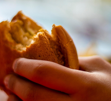 El hambre emocional existe: cómo identificar cuándo comes por ansiedad y no por necesidad