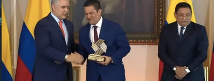 Imagen de  Presidente Duque entregó premio a Rionegro por ser líder en proyectos de vivienda VIS