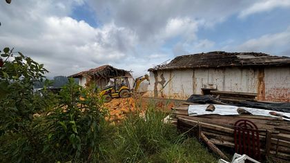 Imagen de Fue demolida una vivienda abandonada que era foco de inseguridad en El Santuario