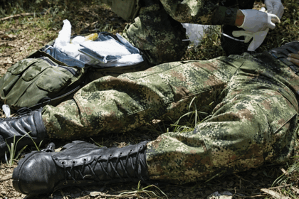 Imagen de  Falla en pieza de artillería dejó un soldado muerto y dos heridos en Antioquia; Fuerza Aeroespacial apoyó traslado a Rionegro