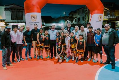 Imagen de IMER entrega renovada placa polideportiva en Rionegro