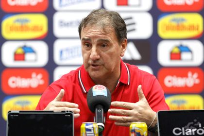 Imagen de Con 15 cambios, Lorenzo inicia renovación en Colombia tras el adiós de James Rodríguez