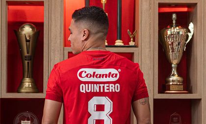 Venden camisetas piratas del América de Cali con error tras la llegada de ‘Juanfer’ Quintero