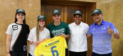 Imagen de  Gobernador de Antioquia entregó reconocimientos a jugadoras y cuerpo técnico de la selección Colombia femenina