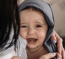 La tragedia épica del niño que no quiere bañarse