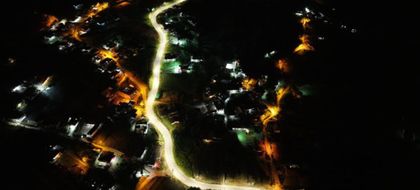 Imagen de  Gobernación instala 383 luminarias LED en vía El Carmen de Viboral–El Santuario para mejorar seguridad vial