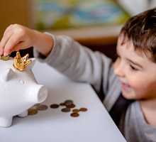 Cómo enseñarles a los hijos a manejar el dinero desde pequeños