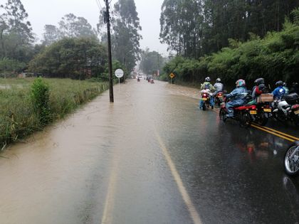 Imagen de Variante Palmas y vía La Ceja-Rionegro presentan afectaciones por fuertes lluvias