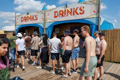 Imagen de  Empieza Tomorrowland: “Quiero entrar y ver la locura de cómo hicieron esto en 24 horas”