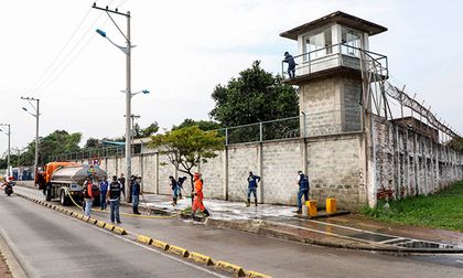 Preso escapó de la cárcel en Cali escondido presuntamente en una caneca de basura