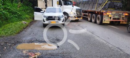 Imagen de  Transportadores que protestan en tramo El Santuario-Caño Alegre, en la Autopista, identificaron más de 900 huecos
