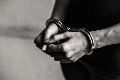 Imagen de  Capturaron a funcionario de la SAE cuando intentaba hallar caletas en un predio vinculado al narcotráfico