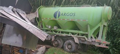 Imagen de En video: así fue el dramático accidente de tránsito en la Loma del Escobero que dejó un motociclista lesionado