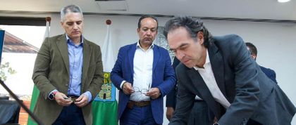 Imagen de  Gobernación de Antioquia y Alcaldía de Medellín unirán esfuerzos con la JEP para restaurar a víctimas