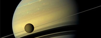 Imagen de  Nuevo descubrimiento sobre Titán, la luna de Saturno: podría no albergar un océano, pero sí condiciones para la vida