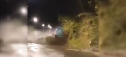 Imagen de En video quedó registrado la caída de más material a la vía Santa Elena