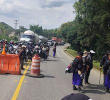 Bloqueo indígena en vía Panamericana desata tensión