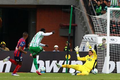 Imagen de  Atlético Nacional derrotó a Bahía y puso un pie en los octavos de final de la Copa Libertadores 