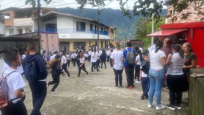 Imagen de Suspenden el paro en colegio de Cocorná: esperan que la Gobernación les cumpla lo pactado