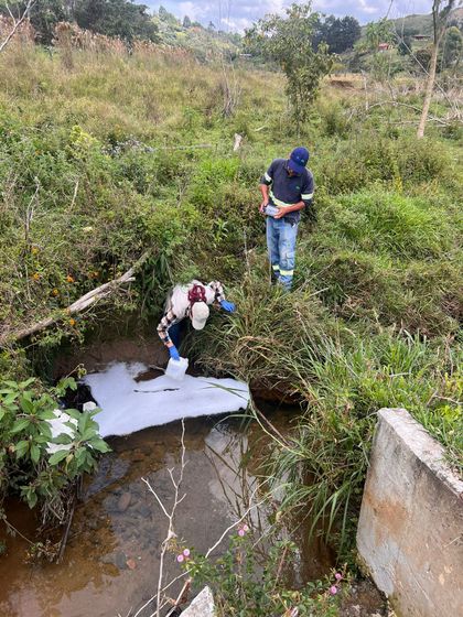 Imagen de Contaminación en fuente hídrica afectó servicios del acueducto veredal CAM en Rionegro
